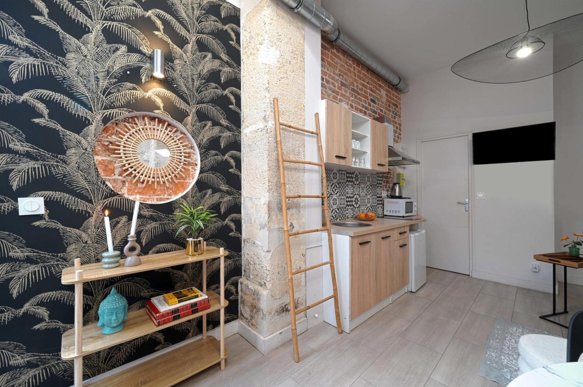 2 Bed Modern Fully Furnish Flat,Close To Buttes Chaumon Park Apartamento Paris Exterior foto