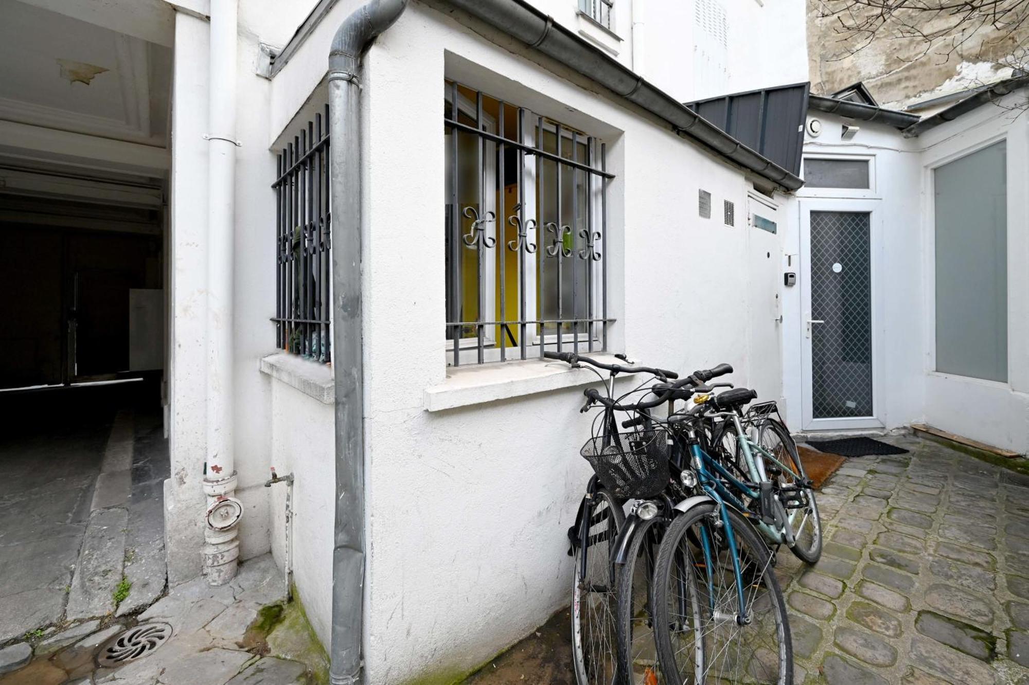 2 Bed Modern Fully Furnish Flat,Close To Buttes Chaumon Park Apartamento Paris Exterior foto