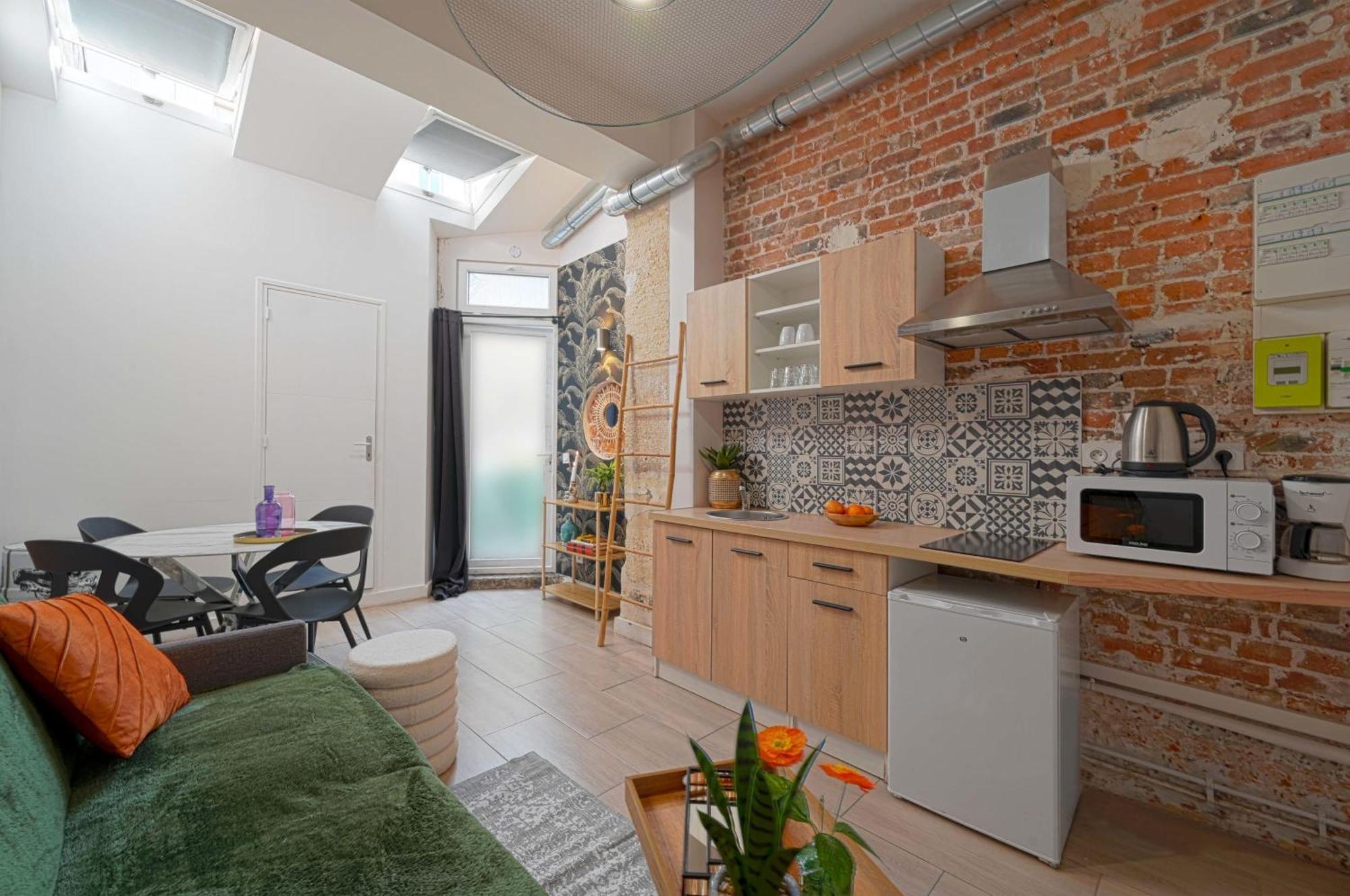 2 Bed Modern Fully Furnish Flat,Close To Buttes Chaumon Park Apartamento Paris Exterior foto